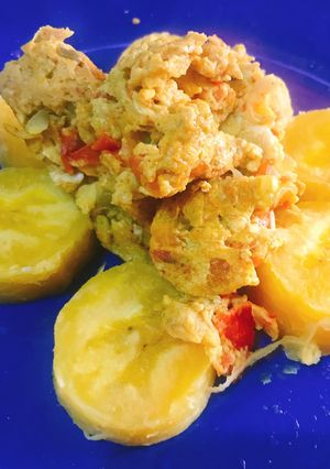 A picture of Boiled plantain and fried egg.