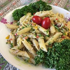 A picture of Makaroni salad.