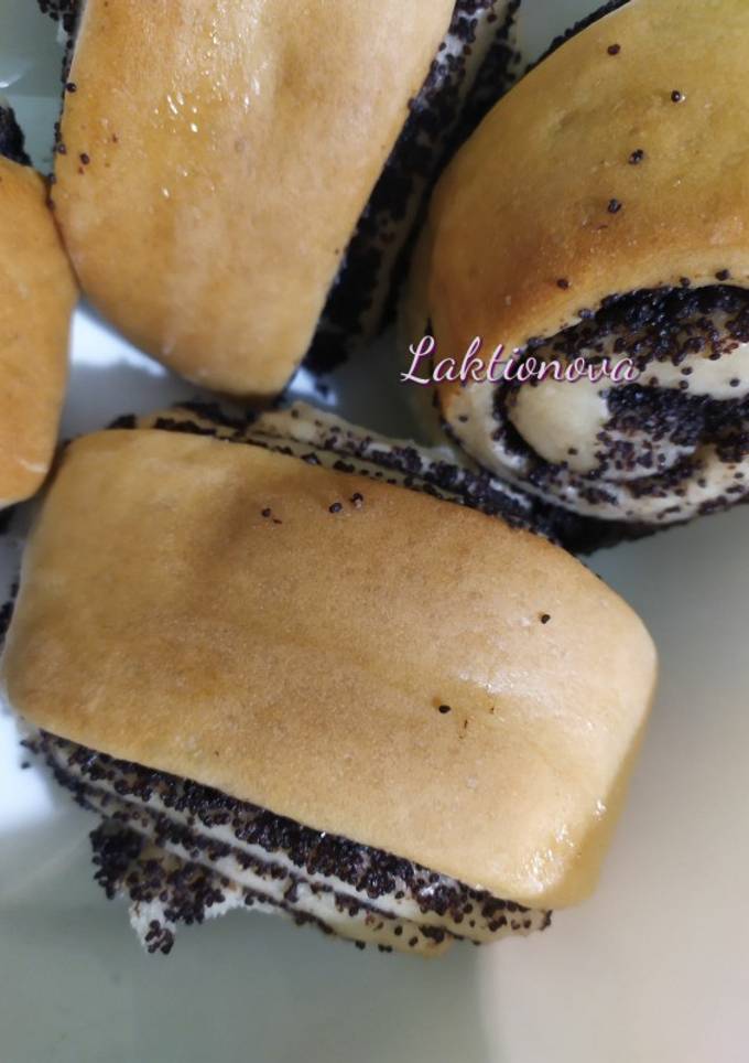 Булочки з маком