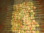 Una foto de pollo marinado a la parrilla