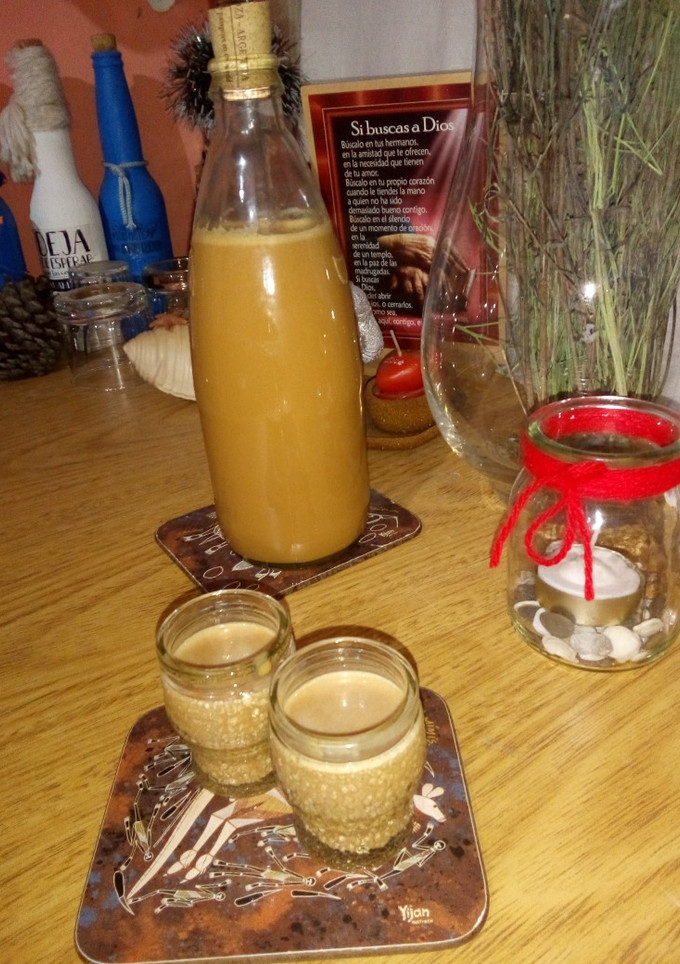 Una foto de Licor de dulce de leche artesanal
