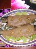 Truchas rellenas en salsa de frutos secos