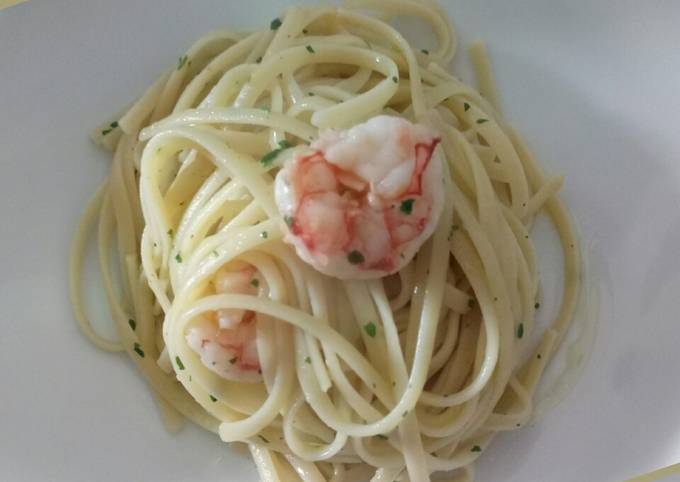 Linguine con gamberi e prosecco