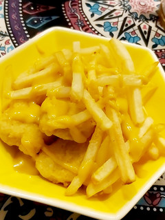 氣炸冷凍雞塊跟冷凍薯條 (比依氣炸鍋) 的食譜成品照片