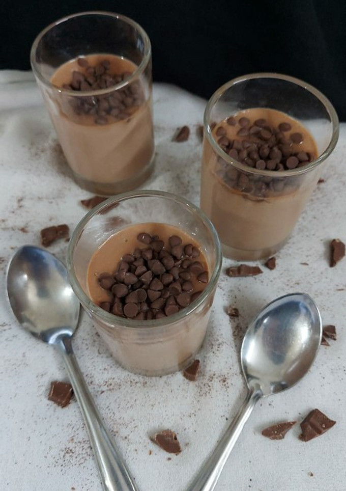 ચોકલેટ કસ્ટર્ડ પુડિંગ (Chocolate Custard Pudding Recipe In Gujarati) રેસીપી મુખ્ય ફોટો