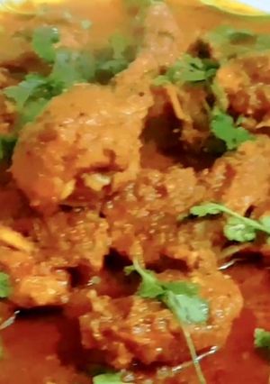 A picture of Chicken degi Korma.