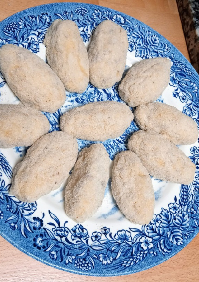 Una foto de Croquetas de hongos sin gluten y sin lactosa. Con y sin panificadora