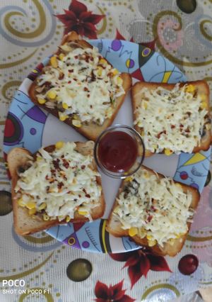 A picture of Mushroom corn toast.