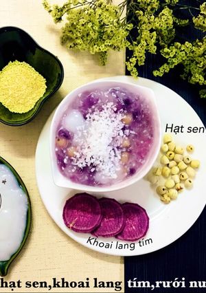 Hình của món Chè hạt kê, hạt sen,khoai lang tím, rưới nước cốt dừa.