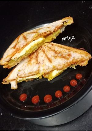 A picture of Bhaji Toast.