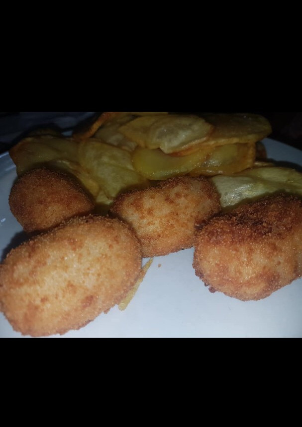 Una foto de Croquetas de pollo y huevo duro