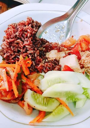 Hình của món Eat clean đầy ngẫu hứng vs gạo lứt.