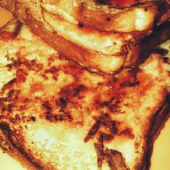 A picture of Omelette toast.