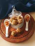 ઓટ્સ અને નટ્સ લાડુ (Oats and nuts ladoo recipe in Gujarati)