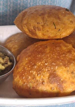 A picture of Namkin puri.