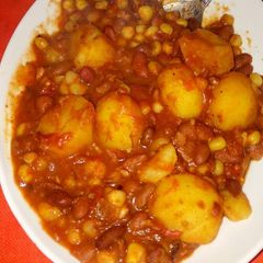 A picture of Kenyan Githeri mixed with Irish potatoes.