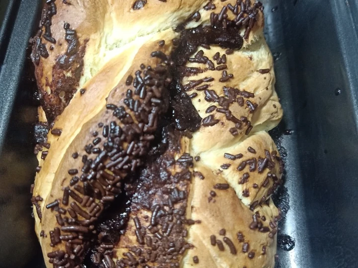 Langkah Gampang Menyiapkan Resep Roti kepang coklat simpel yang Enak Banget Anti Ribet, Menggugah Selera