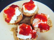 Una foto de scones con harina integral