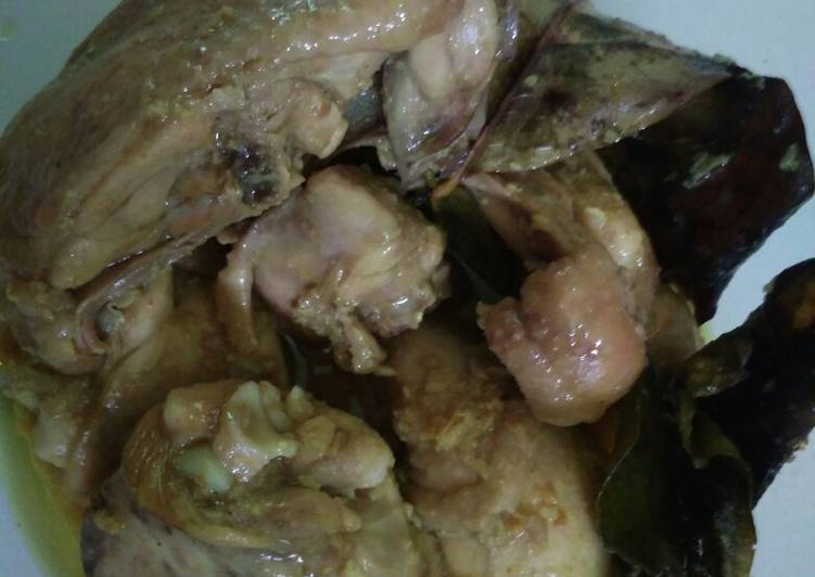 Ayam Ungkep Bumbu Kuning