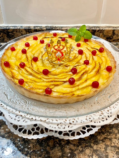 Una foto de Tarta de hojaldre, con plátano y manzana
