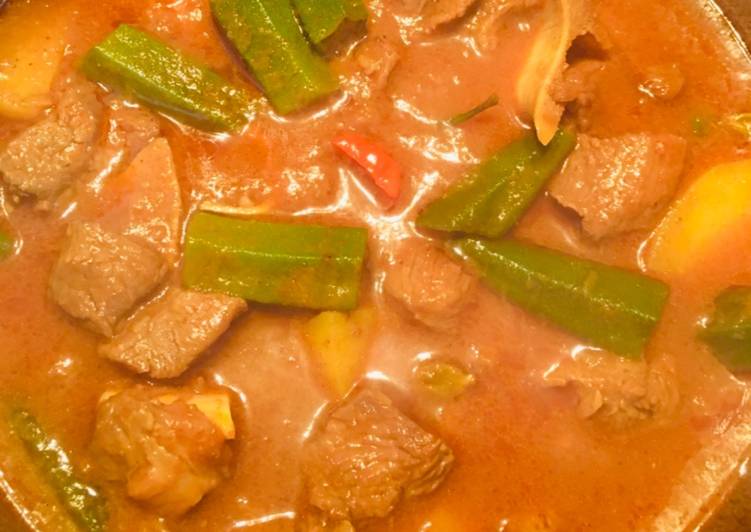 Steps to Prepare Quick Meat curry with potato and bindy