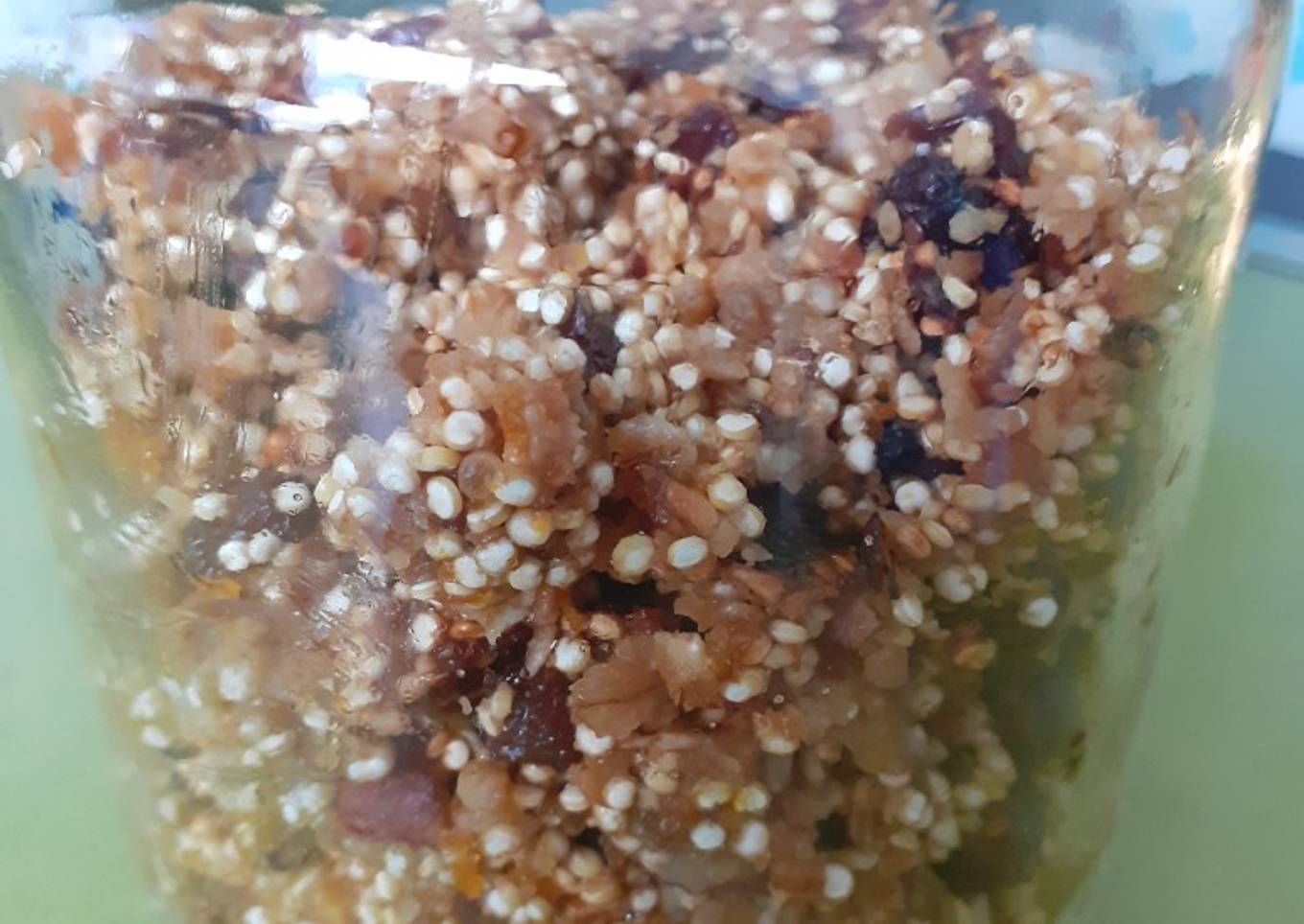 Granola con quinoa a la naranja