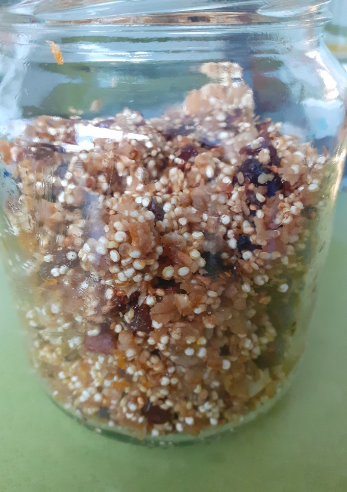Una foto de Granola con quinoa a la naranja