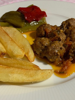 Una foto de Albóndigas con tomate asado
