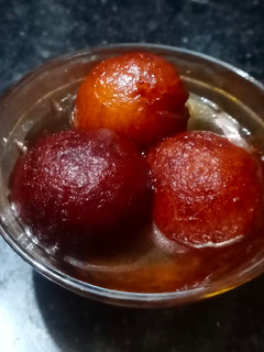गुलाब जामुन(gulab jamun recipe in hindi) रेसिपी मुख्य फोटो