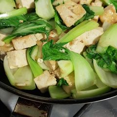 A picture of Chinese Stir-Fry Tofu Bokchoy.