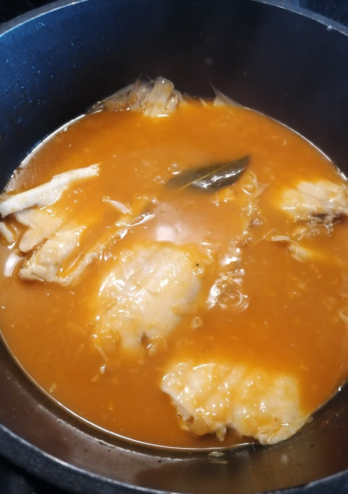 Una foto de 151. Lenguado en salsa marinera