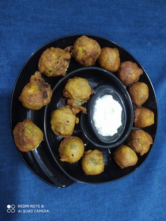 ફરાળી બફવડા (Farali Bafvada Recipe In Gujarati) રેસીપી મુખ્ય ફોટો