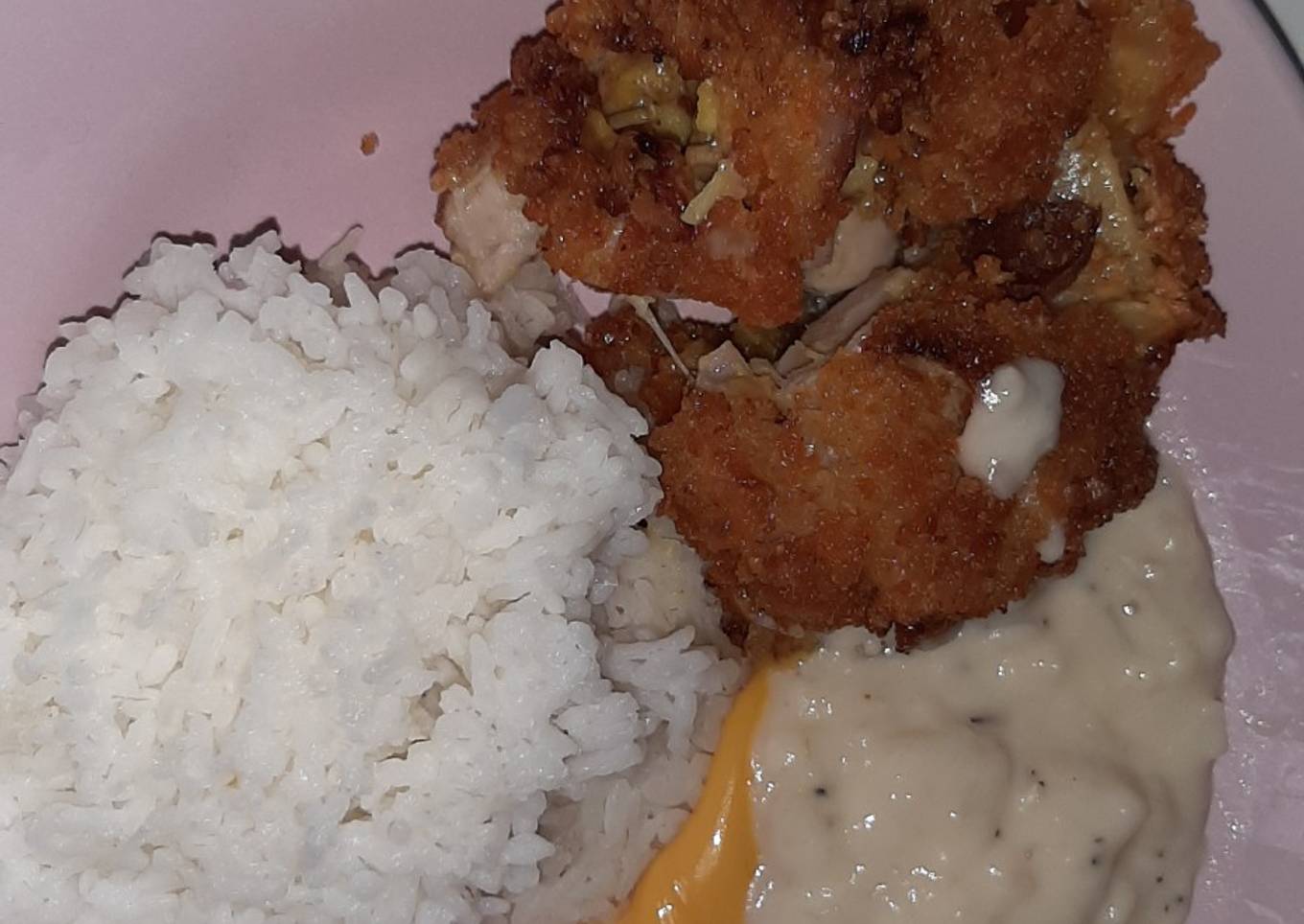Chicken cordon bleu with creamy sauce and honey mustard