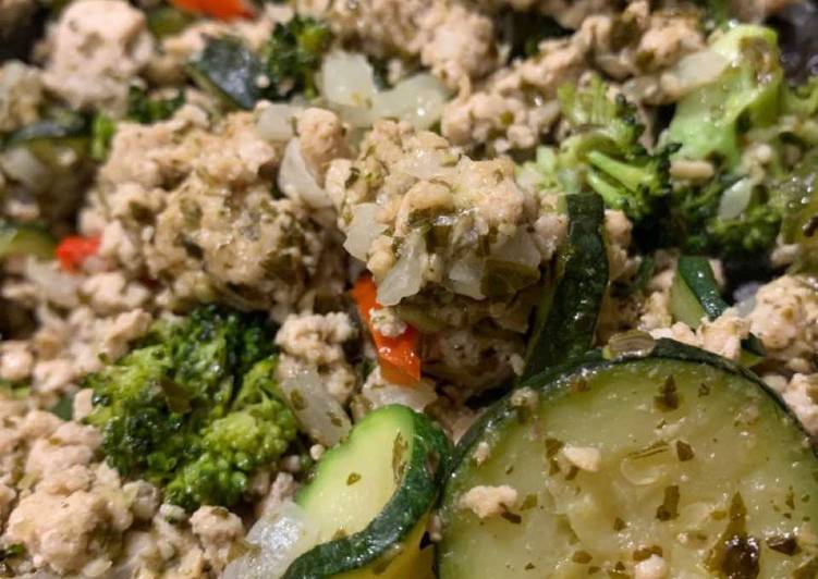 Easiest Way to Prepare Quick Turkey Pesto Veggie Stir Fry