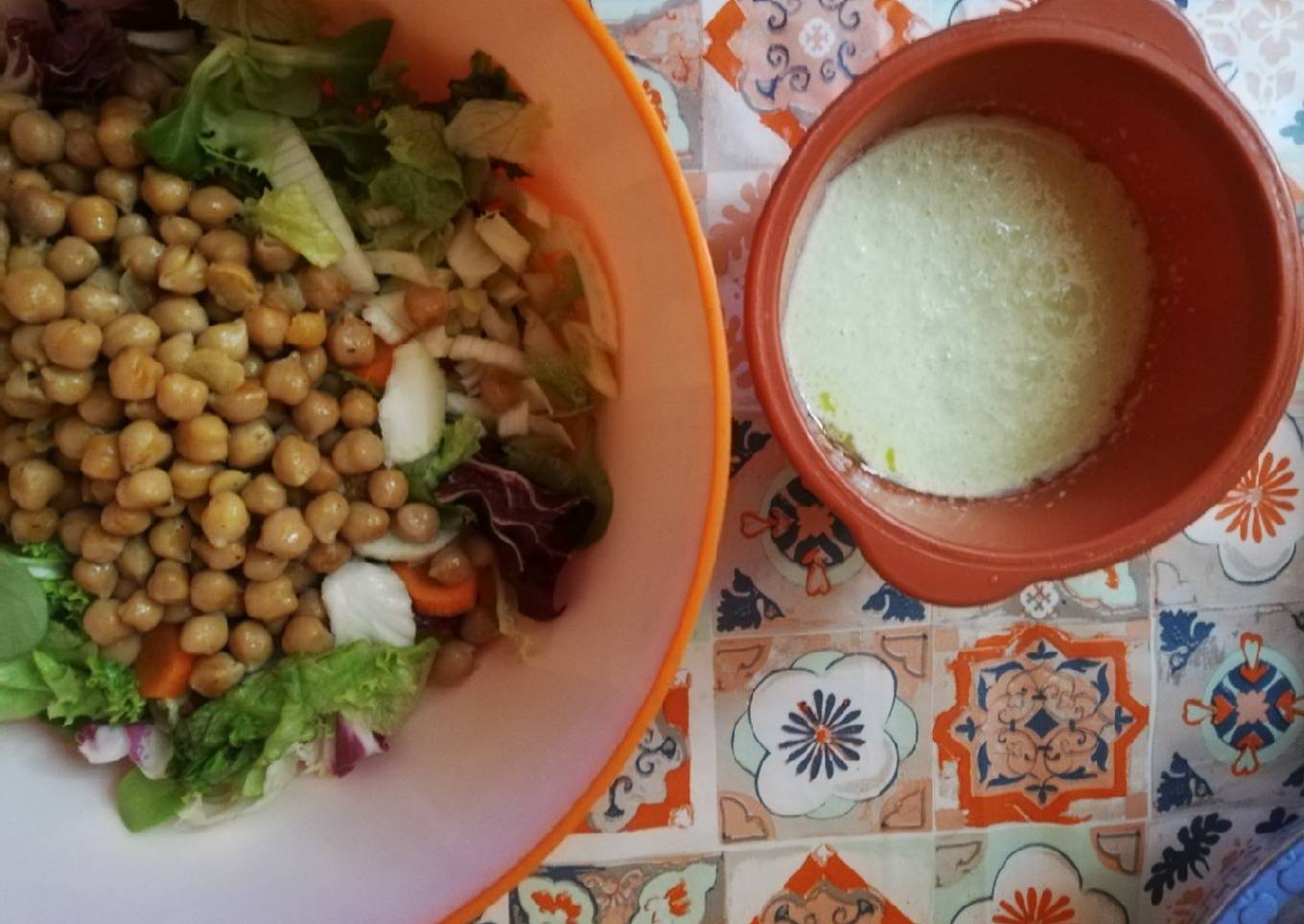 Salad with tzatziki sauce