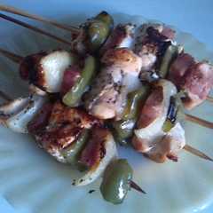 Una foto de Brochettes de pollo