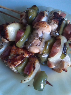 Una foto de Brochettes de pollo