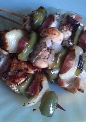 Una foto de Brochettes de pollo