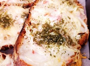 Une photo de Tartines façon flammekueche😋