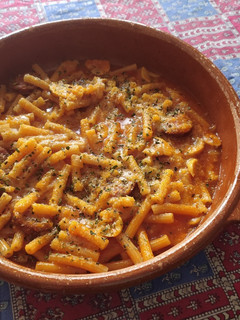 Una foto de Macarrones con tomate, chorizo y champiñones. Thermomix TM6