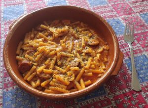 Foto principal de Macarrones con tomate, chorizo y champiñones. Thermomix TM6