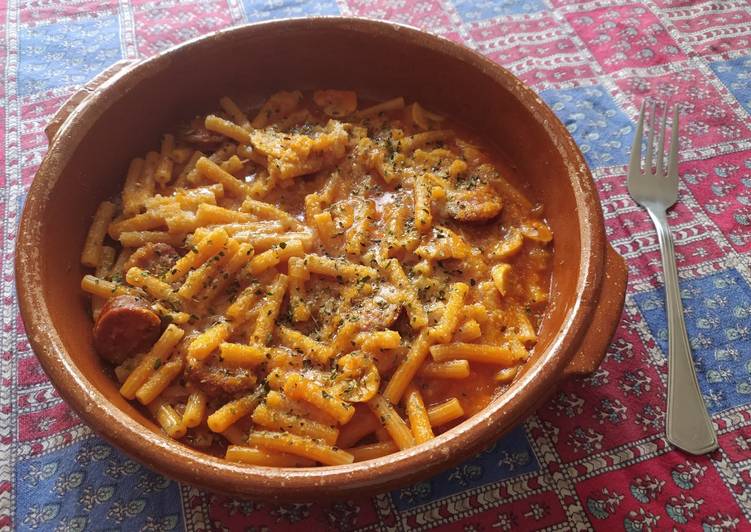 Macarrones con tomate, chorizo y champiñones. Thermomix TM6