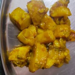 A picture of Aloo baingan.