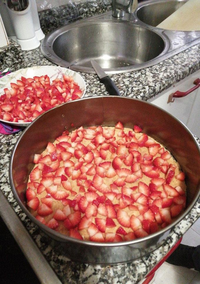 Una foto de Tarta de yogur de fresa