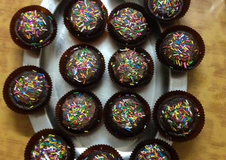 Simple Way to Make Homemade Chocolate cupcakes