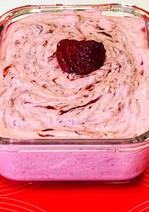 A picture of Fresh Strawberry ice cream.