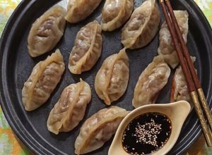 Una foto de Gyozas de confit de pato