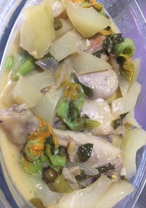 A picture of Spicy Creamy chicken with. Veggies.