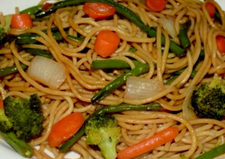 Fideos chinos con verduras