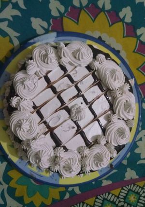 A picture of Chocolate pineapple cream cake.